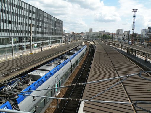  Train à l'arrêt, gare de Nancy